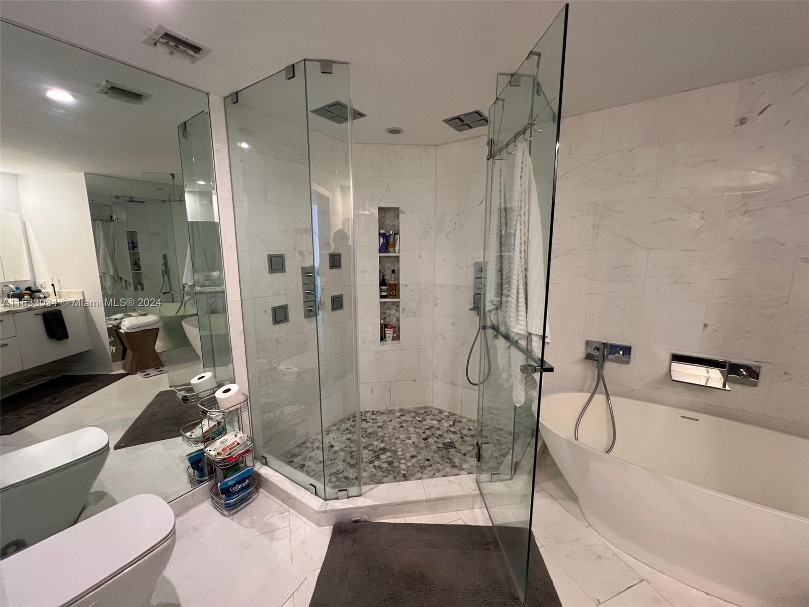 THREE TEQUESTA POINT COND - Residential