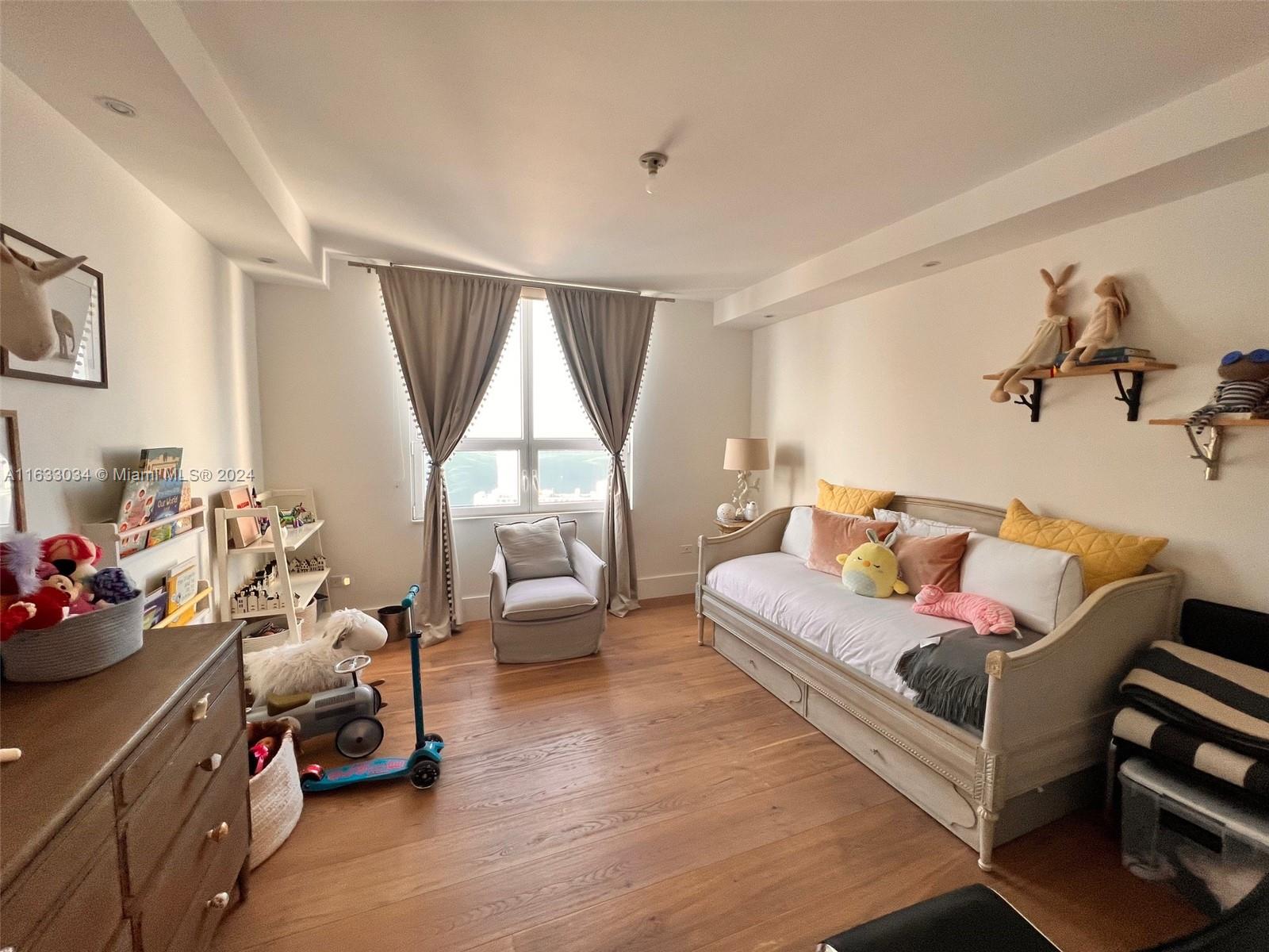 THREE TEQUESTA POINT COND - Residential