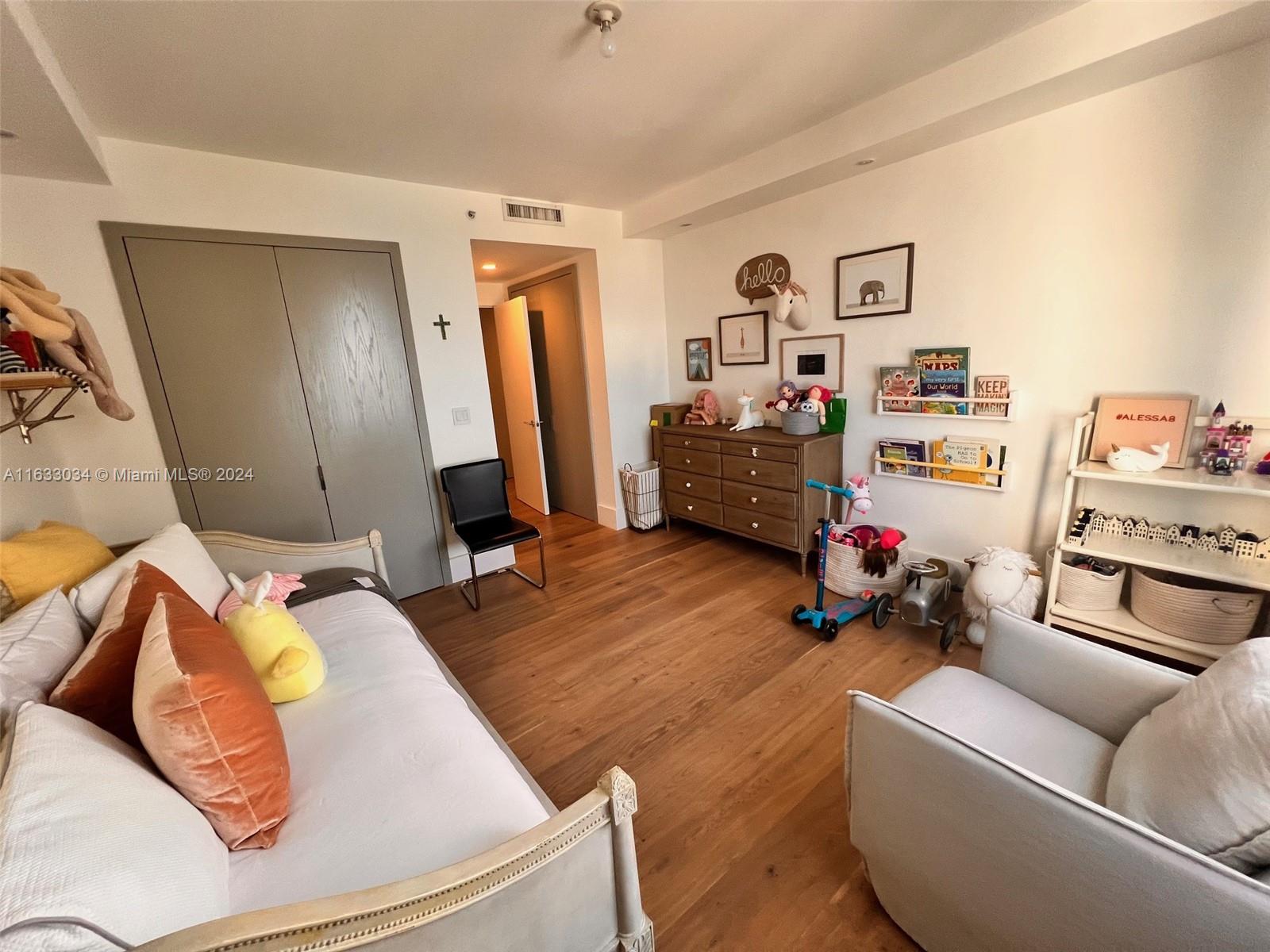 THREE TEQUESTA POINT COND - Residential