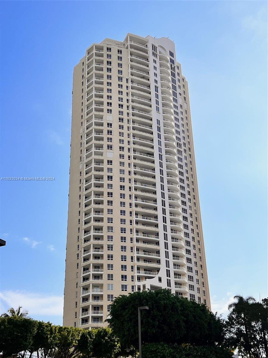 THREE TEQUESTA POINT COND - Residential