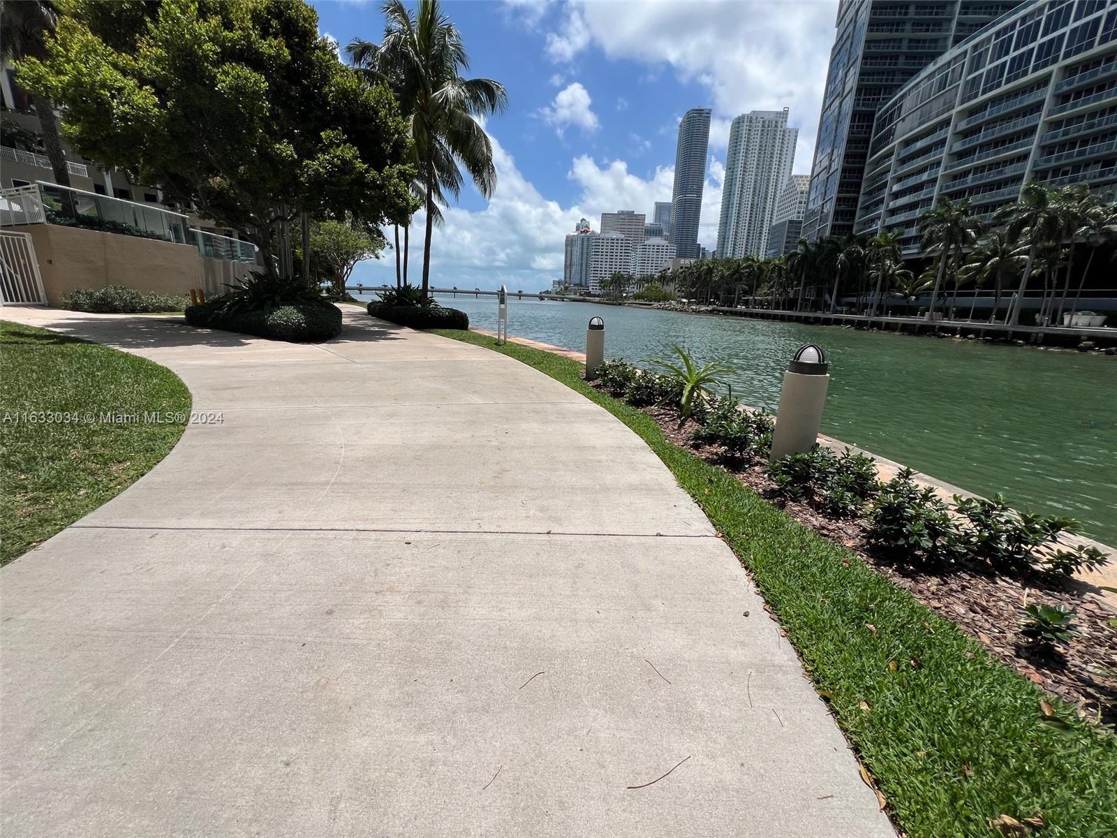 THREE TEQUESTA POINT COND - Residential