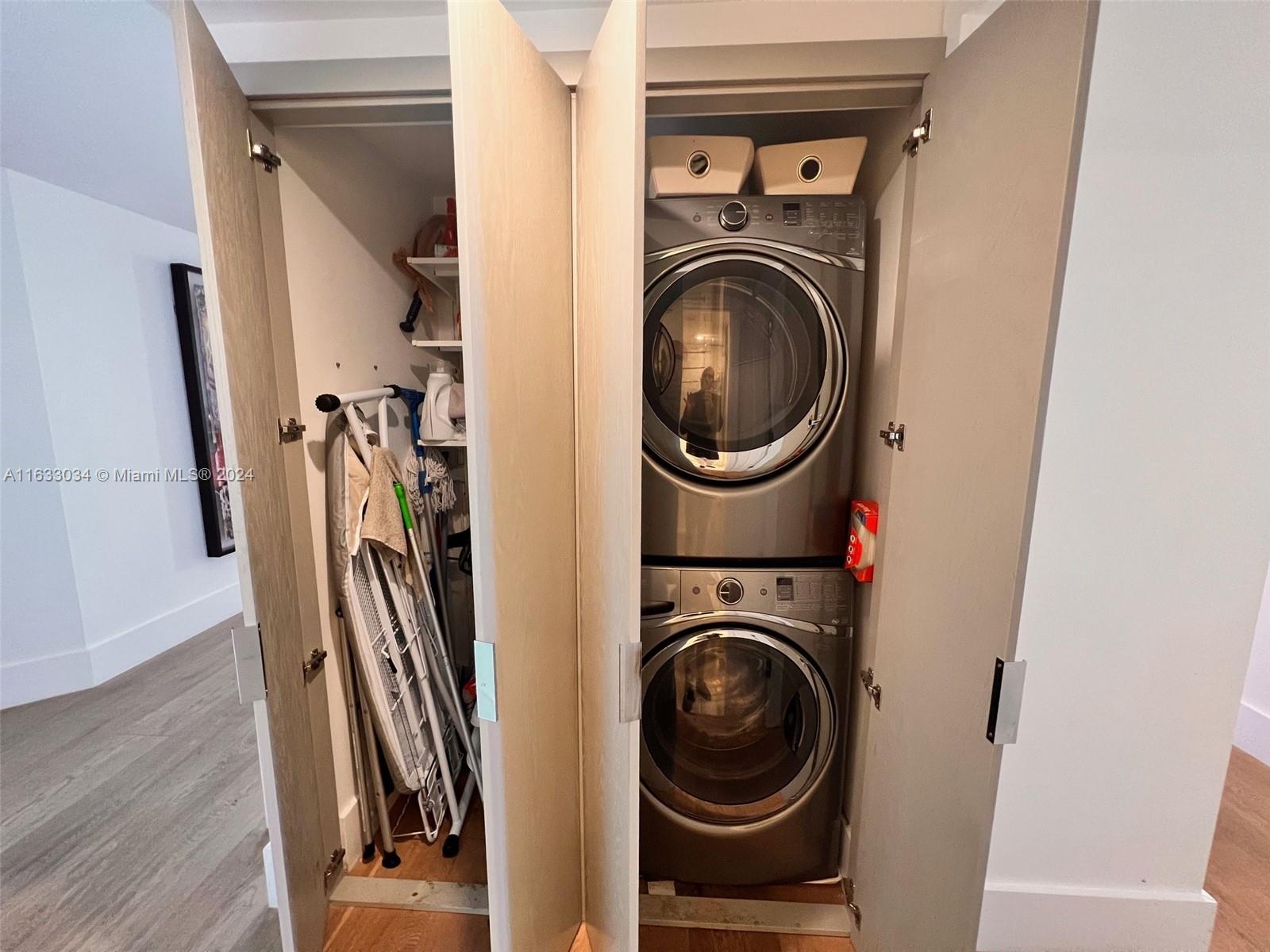 THREE TEQUESTA POINT COND - Residential