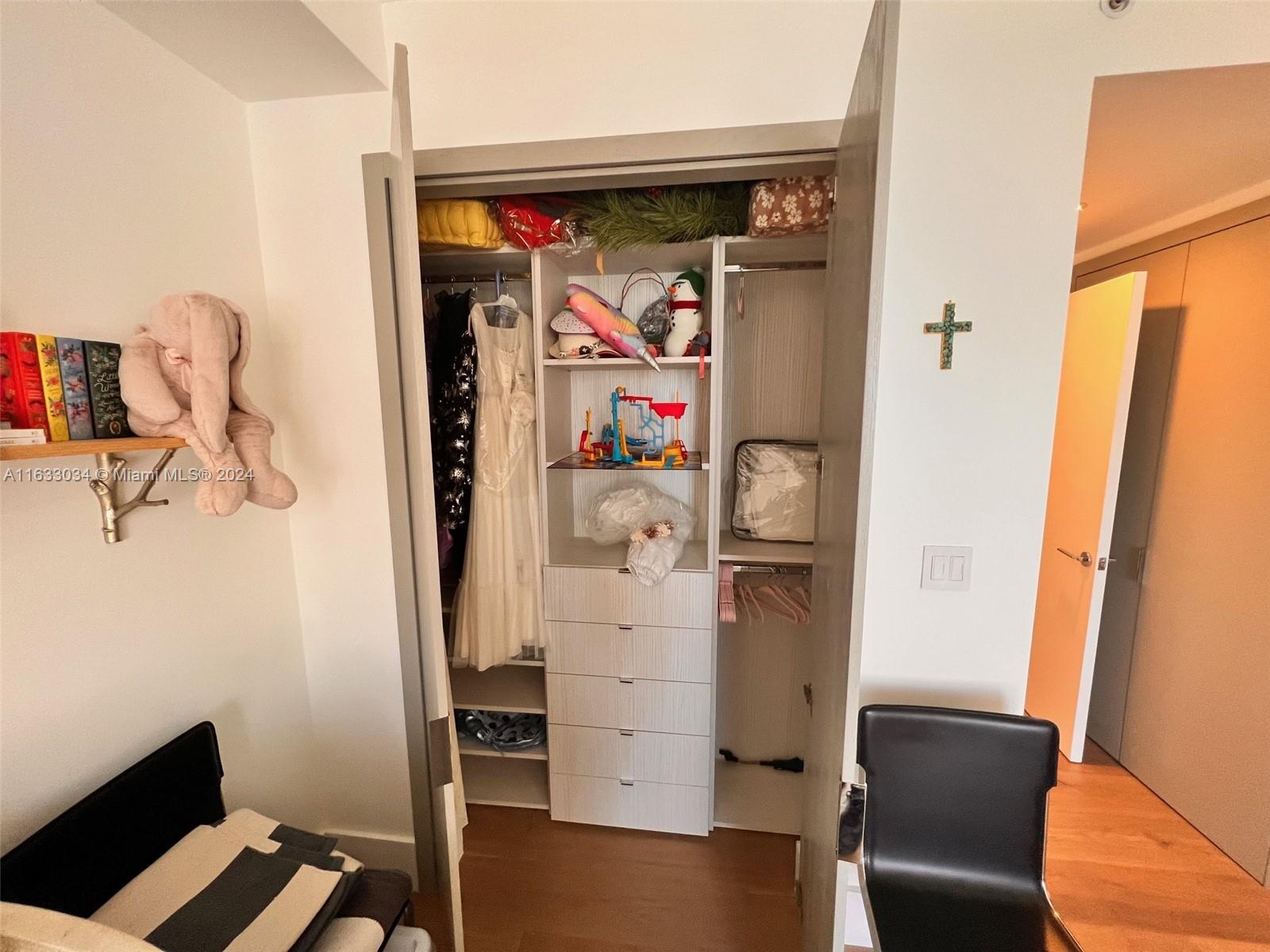 THREE TEQUESTA POINT COND - Residential