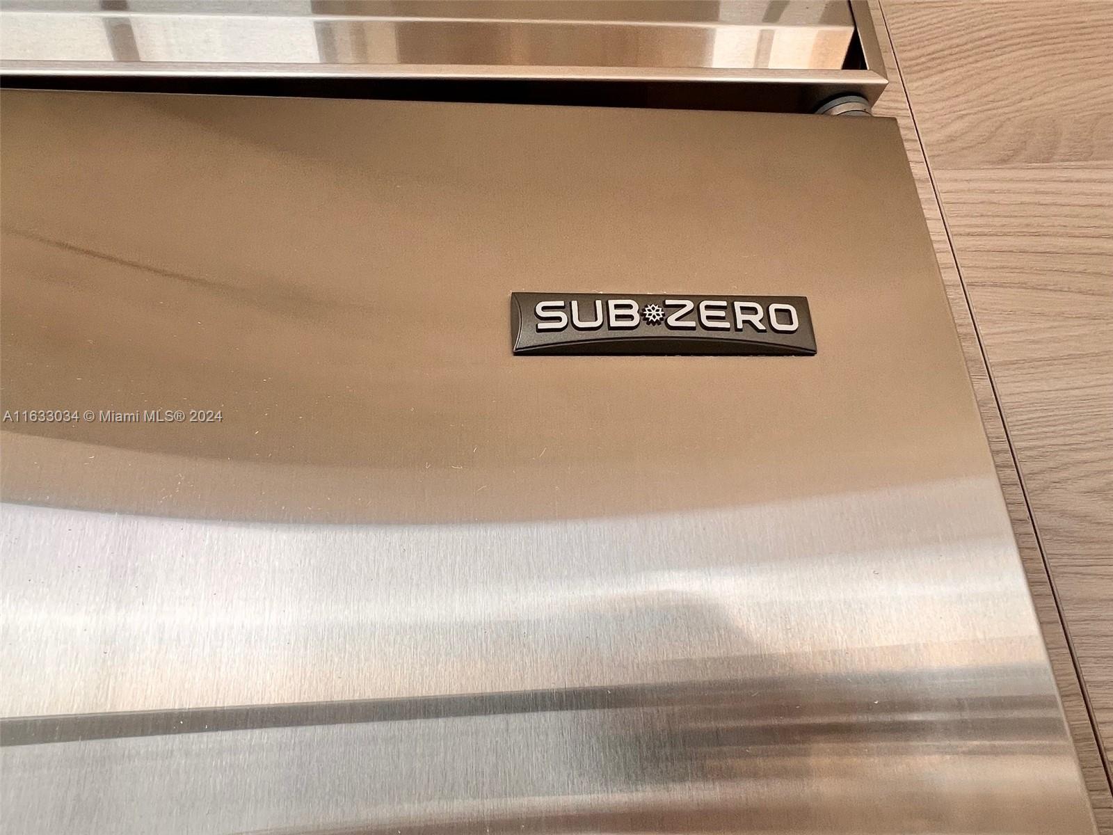 THREE TEQUESTA POINT COND - Residential