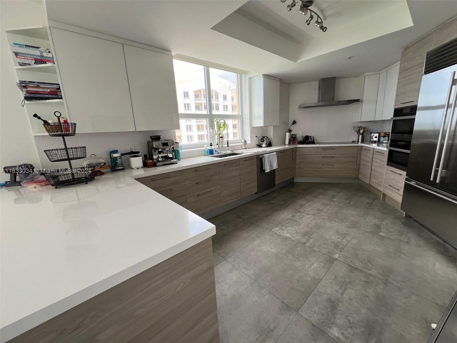 THREE TEQUESTA POINT COND - Residential