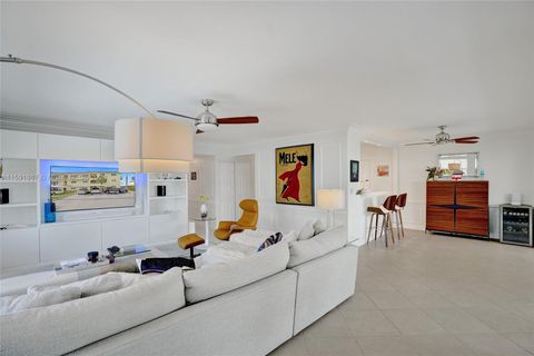 Condominium in Fort Lauderdale FL 3001 47th Ct Ct 5.jpg