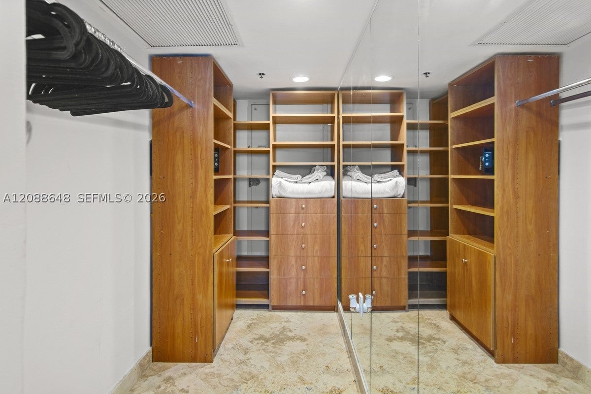 100 Lincoln Rd 748, Miami Beach FL 33139