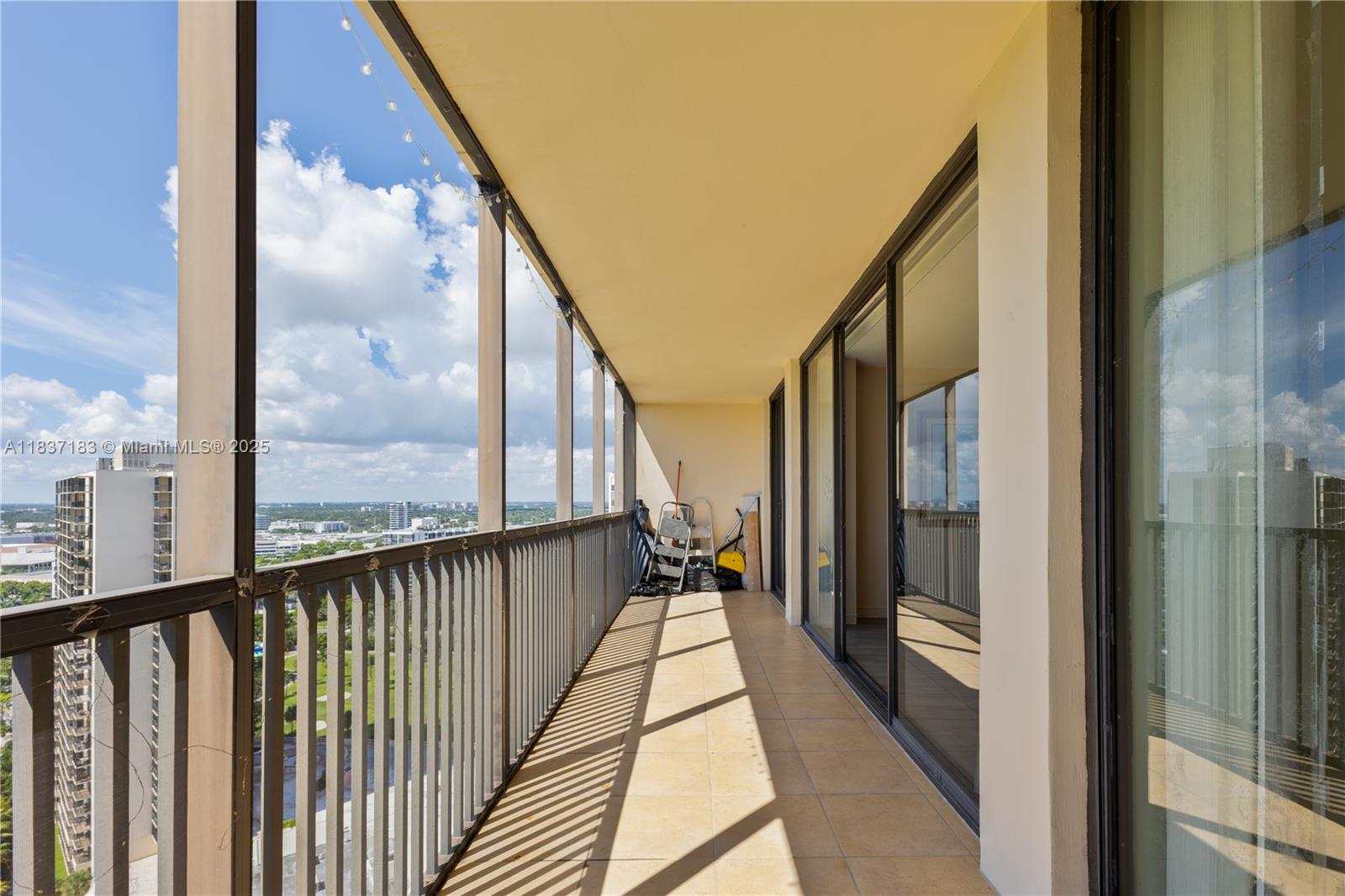 CORONADO CONDO - TOWER III - Residential