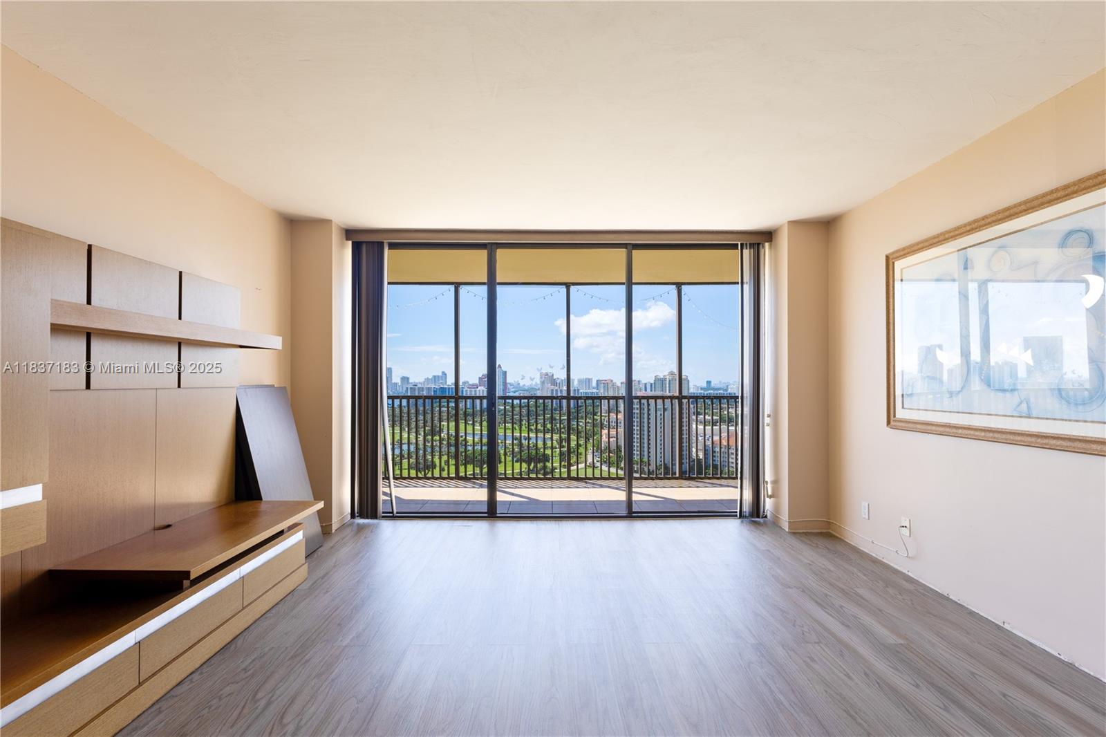 CORONADO CONDO - TOWER III - Residential