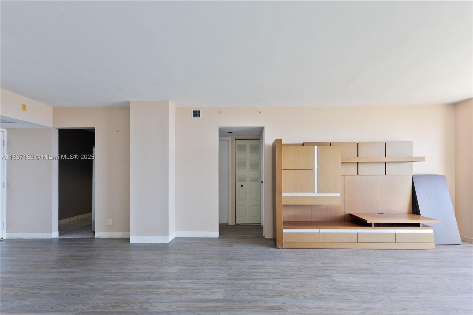 CORONADO CONDO - TOWER III - Residential