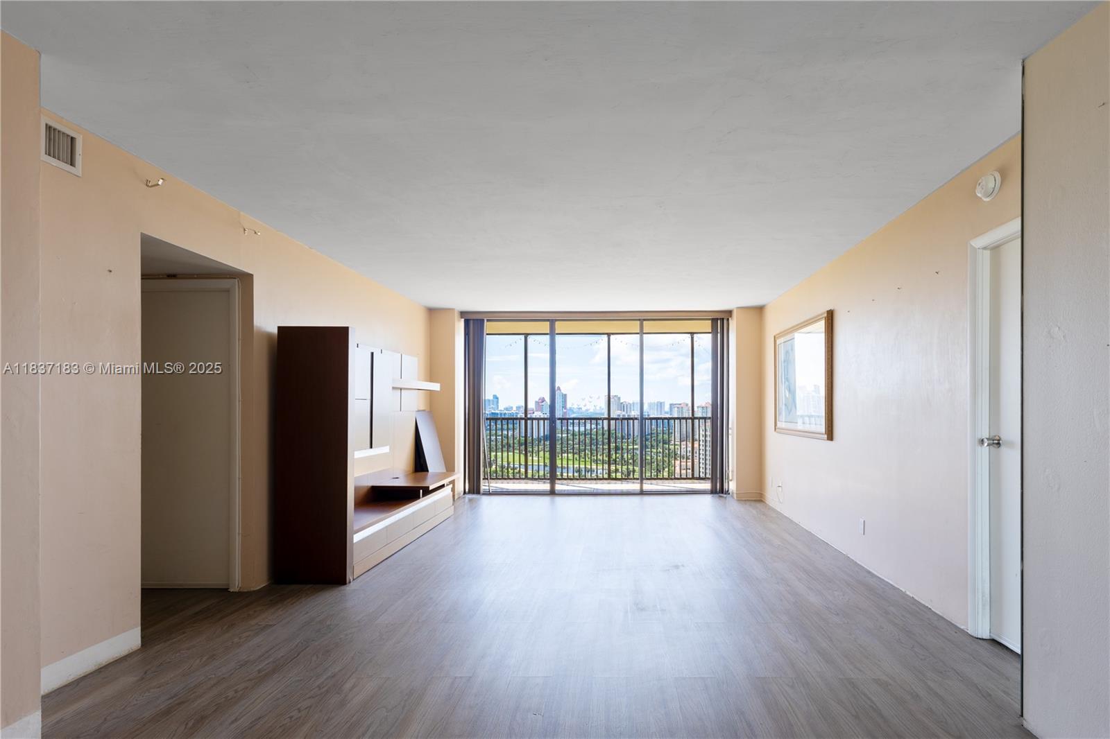 CORONADO CONDO - TOWER III - Residential