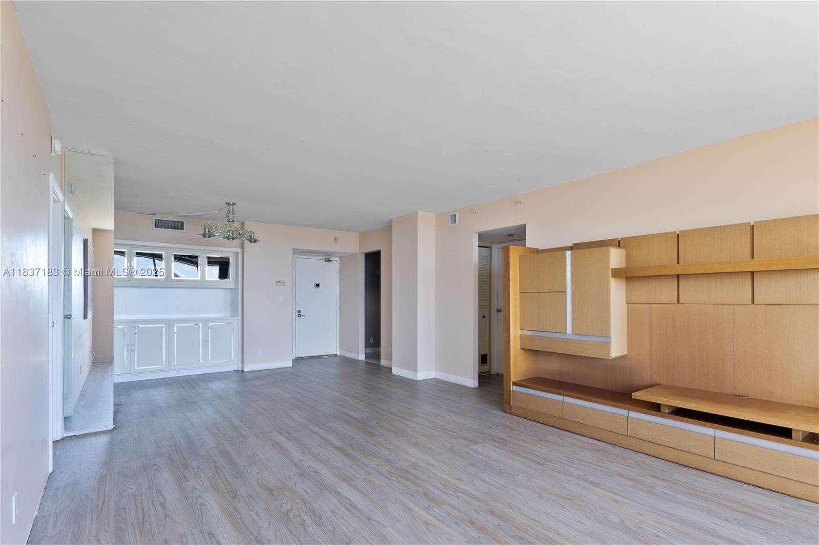 CORONADO CONDO - TOWER III - Residential