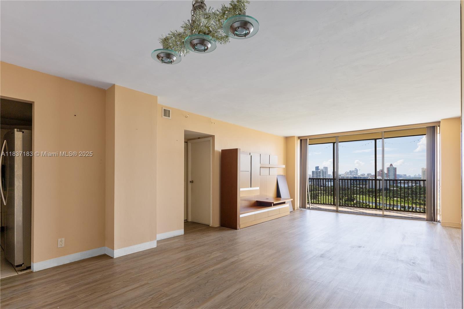 CORONADO CONDO - TOWER III - Residential