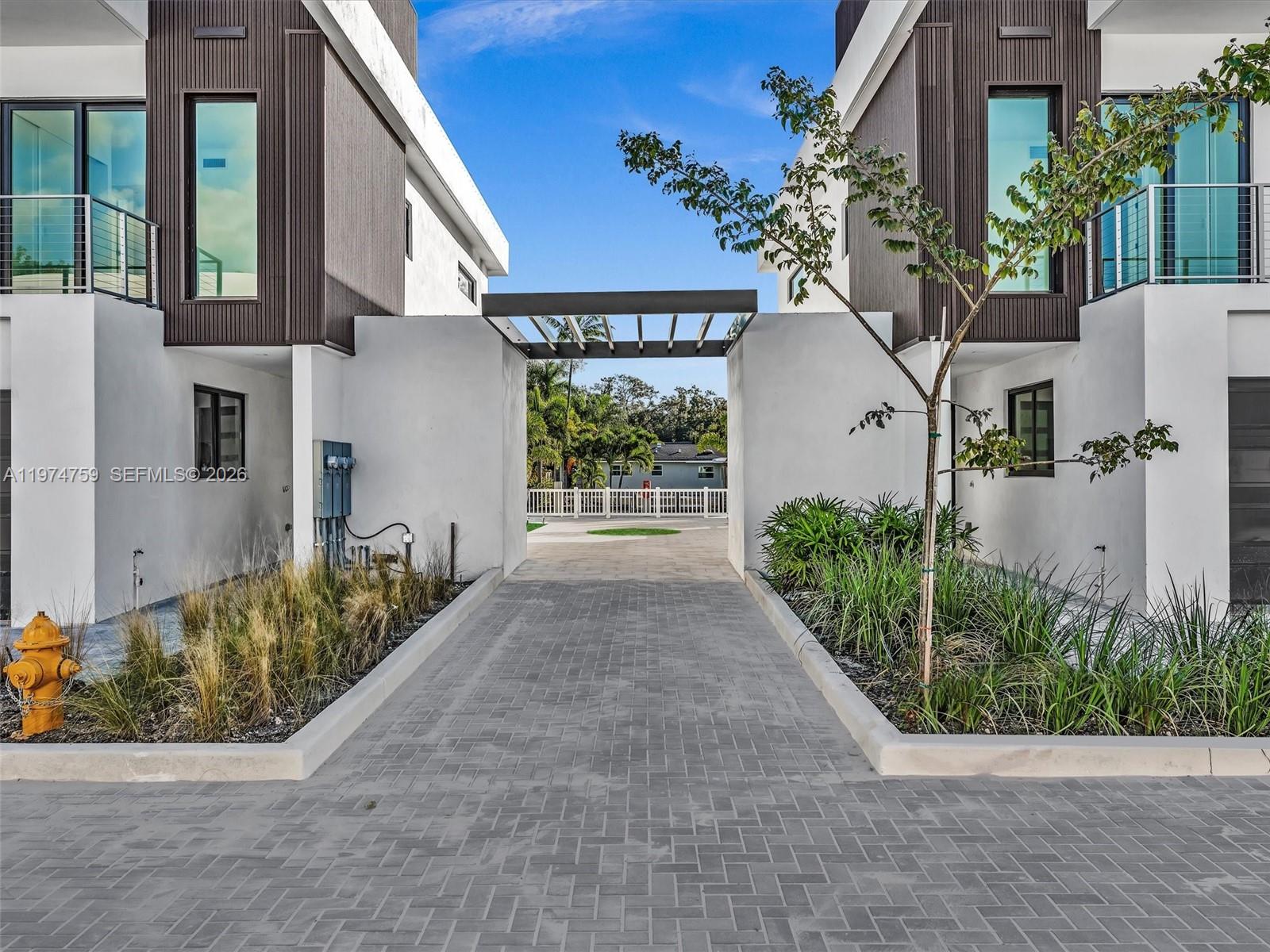 H20 DANIA BEACH - Residential