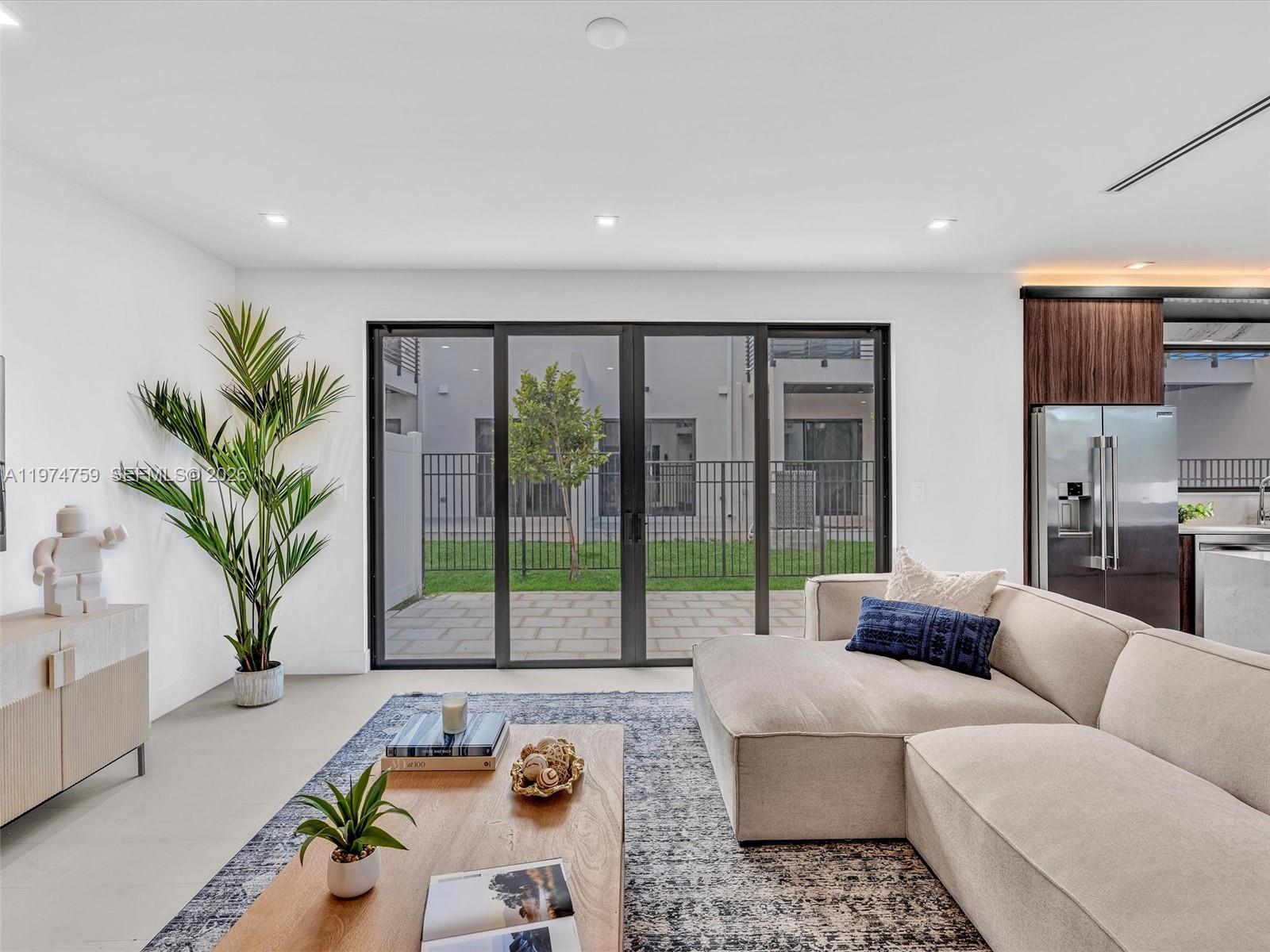 H20 DANIA BEACH - Residential