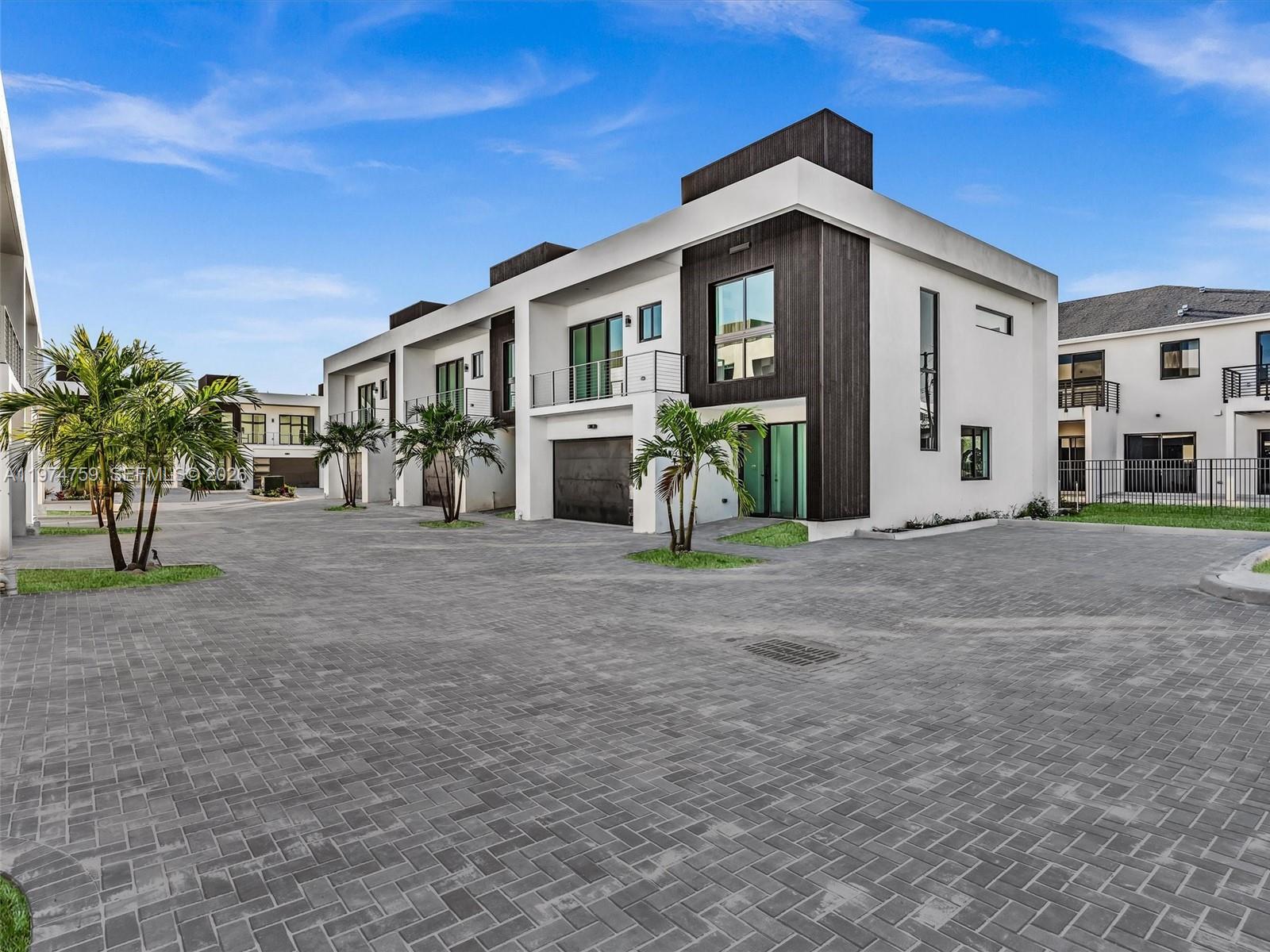 H20 DANIA BEACH - Residential