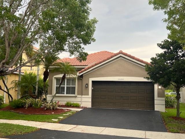 1020 Silktree Ln, Weston, Broward County, Florida - 3 Bedrooms  
2 Bathrooms - 