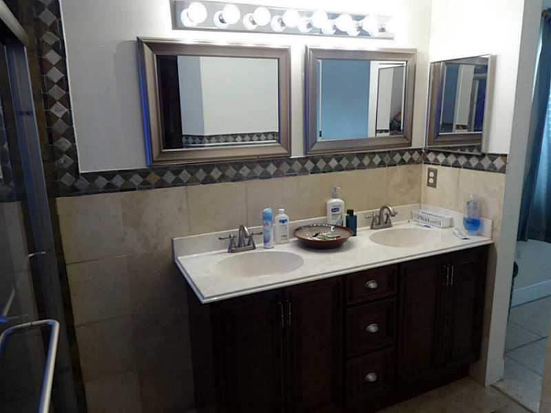 THREE LAKES - Residential Lease