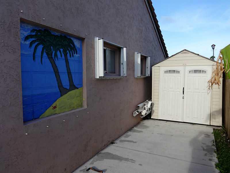 THREE LAKES - Residential Lease