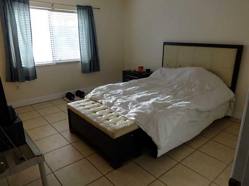 THREE LAKES - Residential Lease