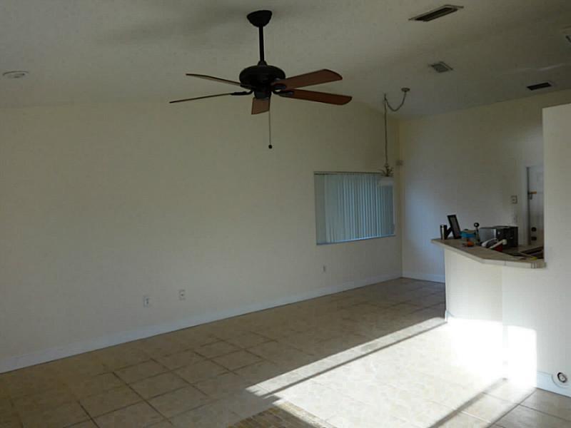 THREE LAKES - Residential Lease