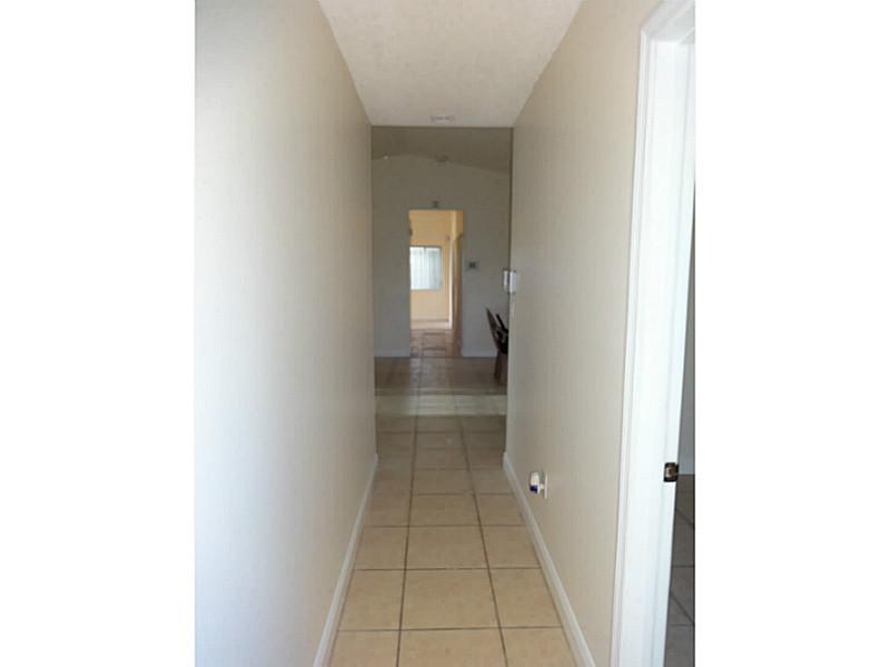 THREE LAKES - Residential Lease