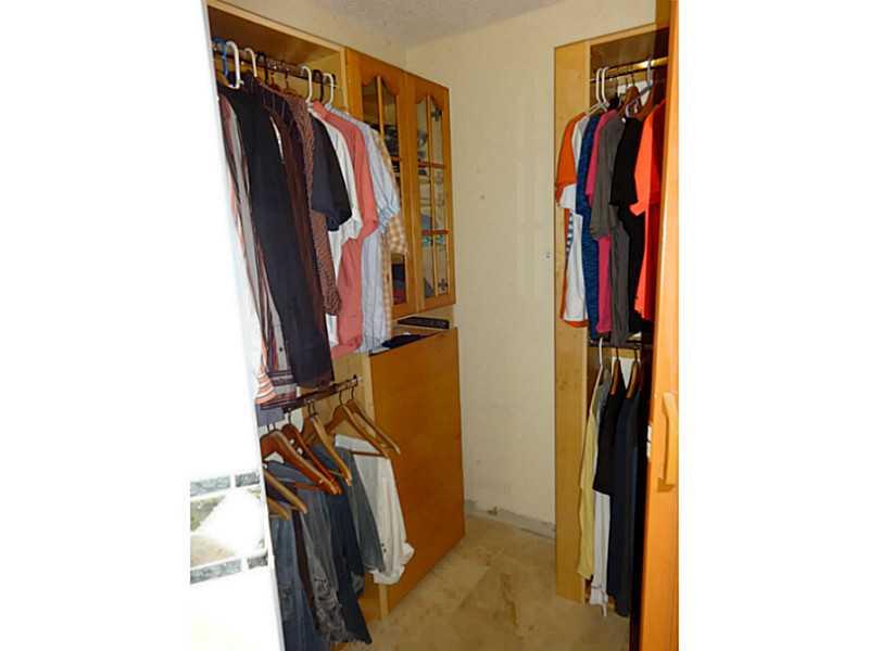 THREE LAKES - Residential Lease