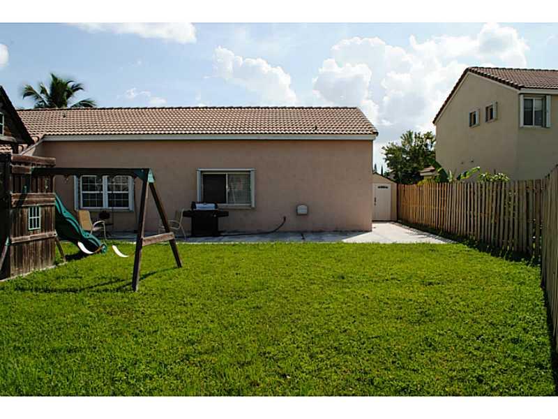 THREE LAKES - Residential Lease