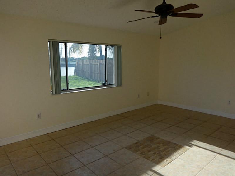 THREE LAKES - Residential Lease