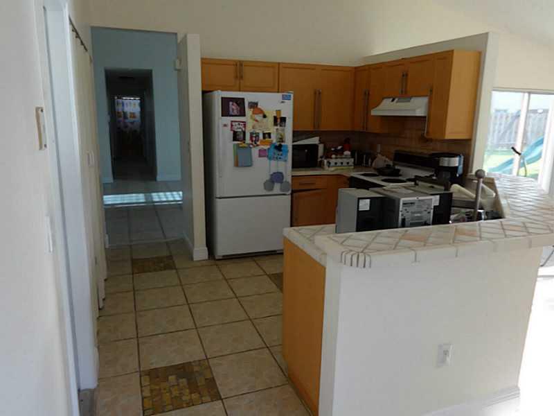 THREE LAKES - Residential Lease