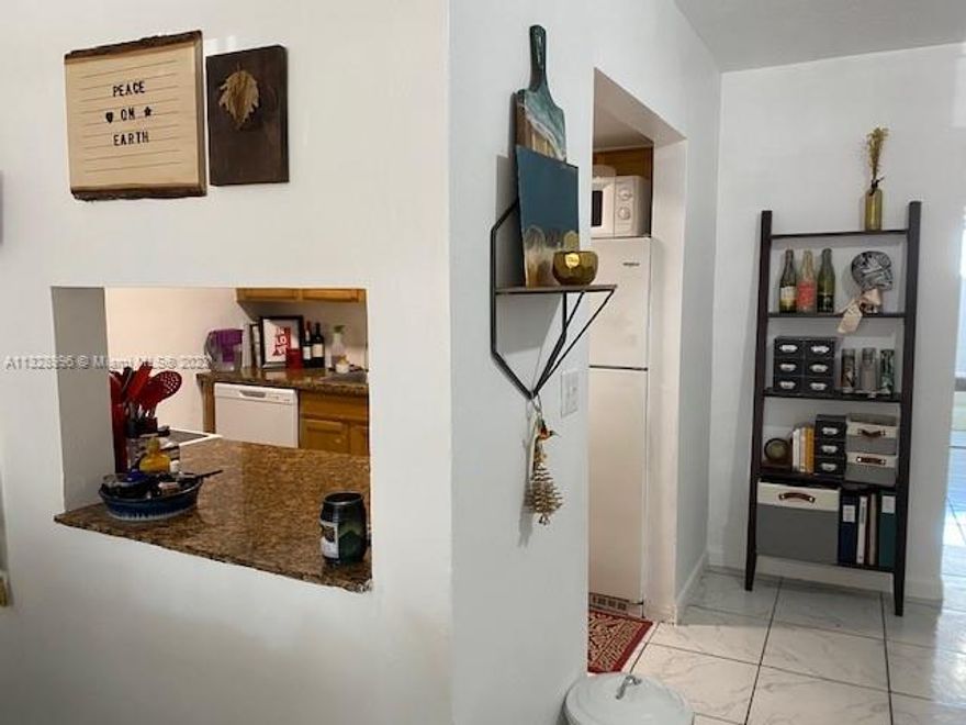 BEST PRICE IN THE BUILDING. 1 BED/1 BATH UNIT IN GREAT CONDITION FOR  ANNUAL RENT. VERY SPACIOUS. TILE THROUGHOUT THE UNIT. HUGE CLOSETS AND GREAT LAYOUT. EASY TO SHOW. CONTACT LISTING AGENT FOR SHOWINGS.