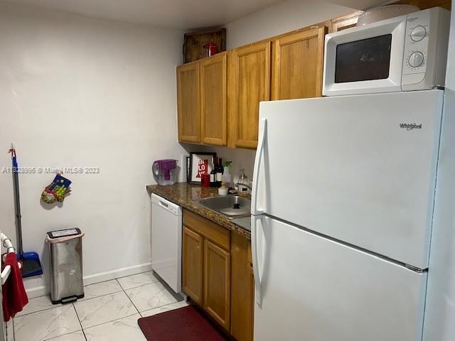 SUTTON HOUSE CONDO - Residential Lease