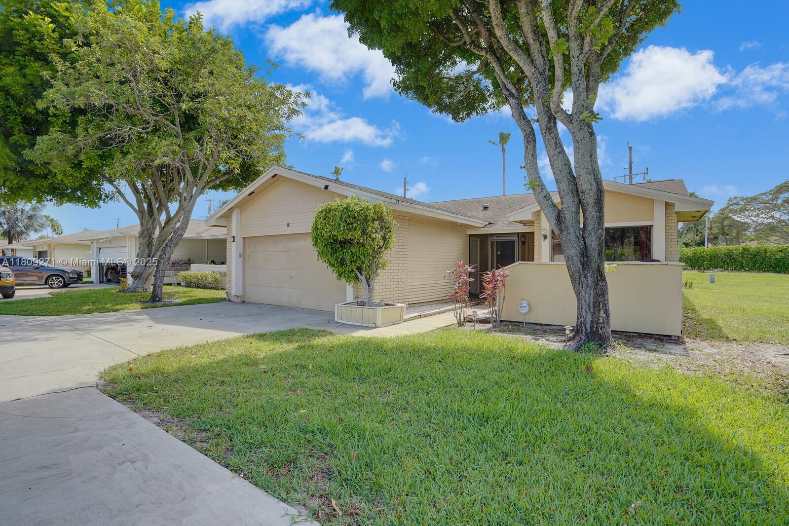 BOYNTON LAKES 2 - Residential