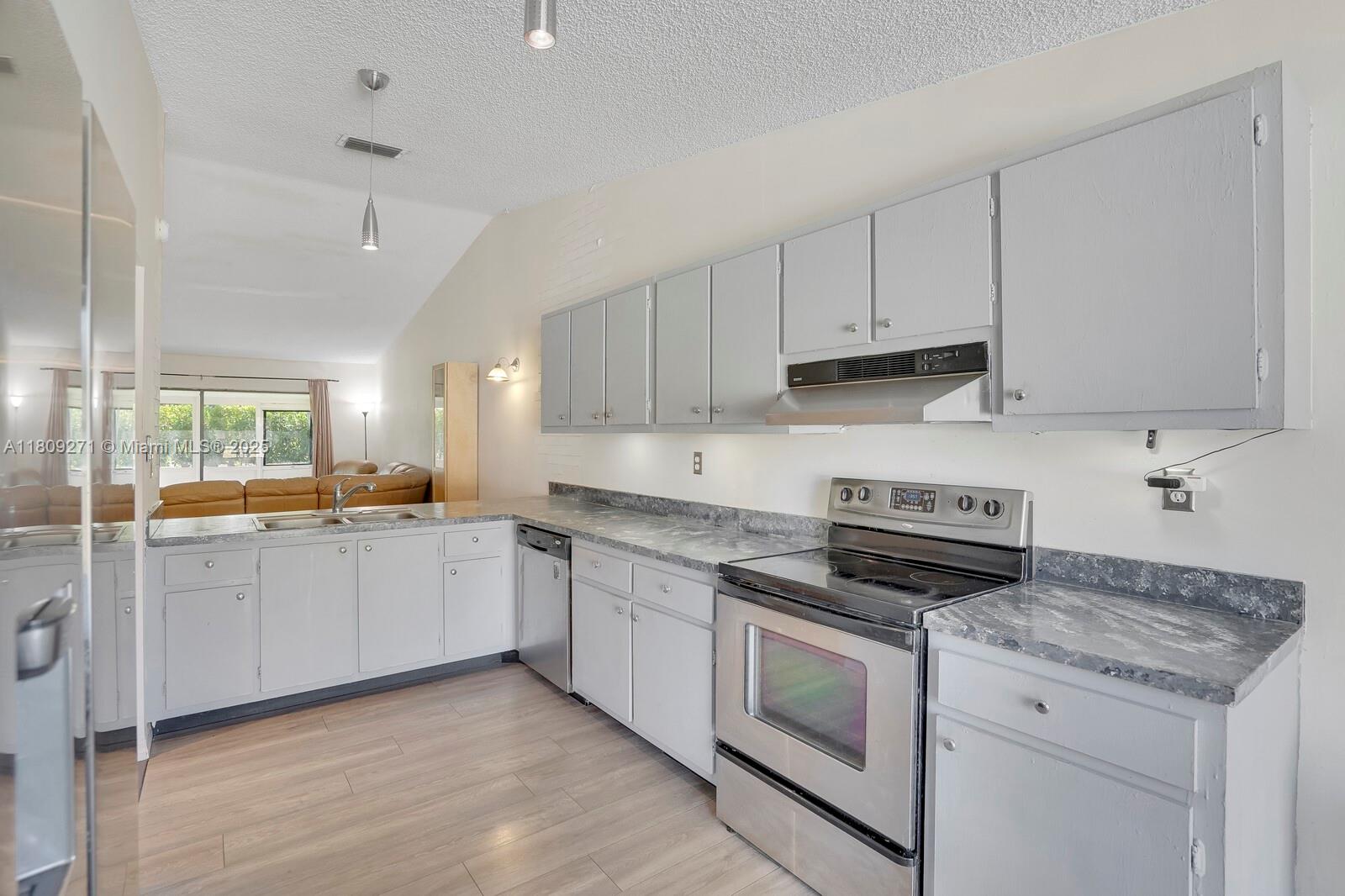 BOYNTON LAKES 2 - Residential