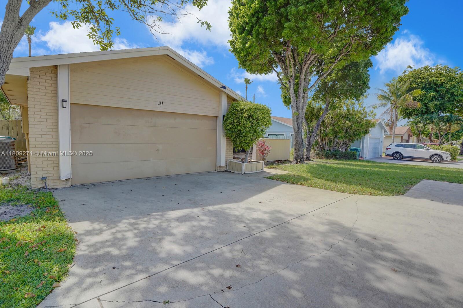 BOYNTON LAKES 2 - Residential