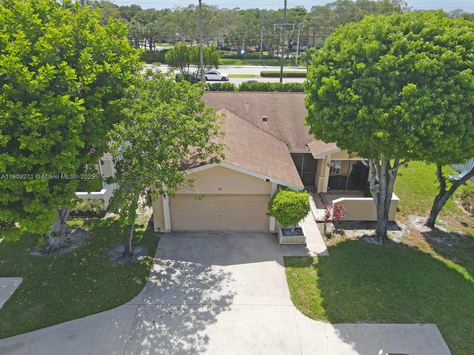 Exceptional value, this house is priced to sell! Great community in the Estates at Boynton Lakes. This 4/2, single story house sits on an oversized lot with 2 car garage and incredibly, large driveway for multiple vehicles. More than 1400 square feet of living space under air. Eat-in kitchen with a large, bright living room that leads to a large, screen-in covered porch with a garden view. The vaulted ceilings are an added surprise. House needs updating but you can move in immediately and update over time. Pet friendly community with pool, pickle ball, clubhouse, park & much more. Minutes to I95, beaches, shopping & restaurants. No leasing first year.
HOA included lawn care, cable & internet. Financing fell through with previous buyer.