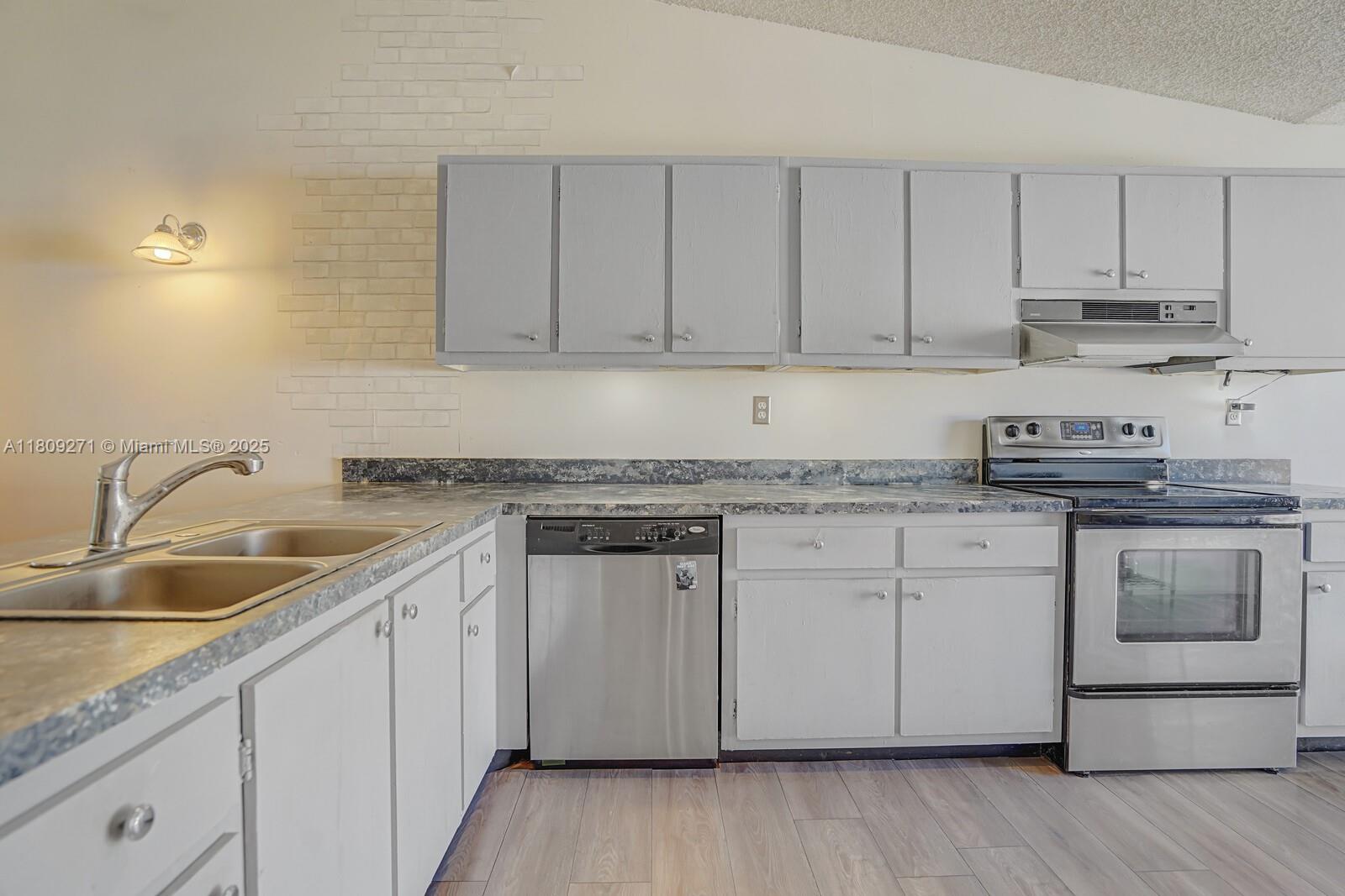 BOYNTON LAKES 2 - Residential