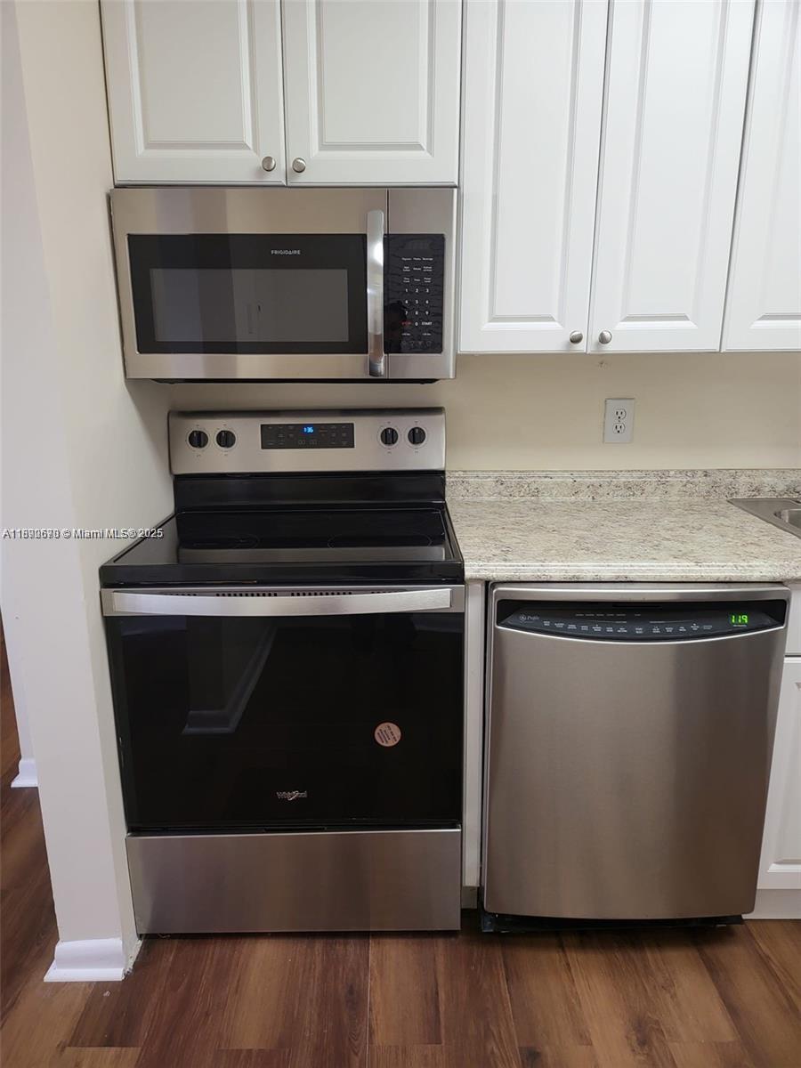 COVE CONDO PHASE I - Residential Lease