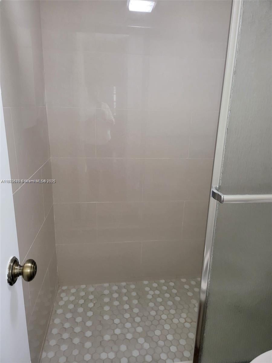 COVE CONDO PHASE I - Residential Lease