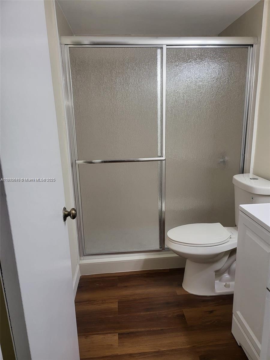 COVE CONDO PHASE I - Residential Lease