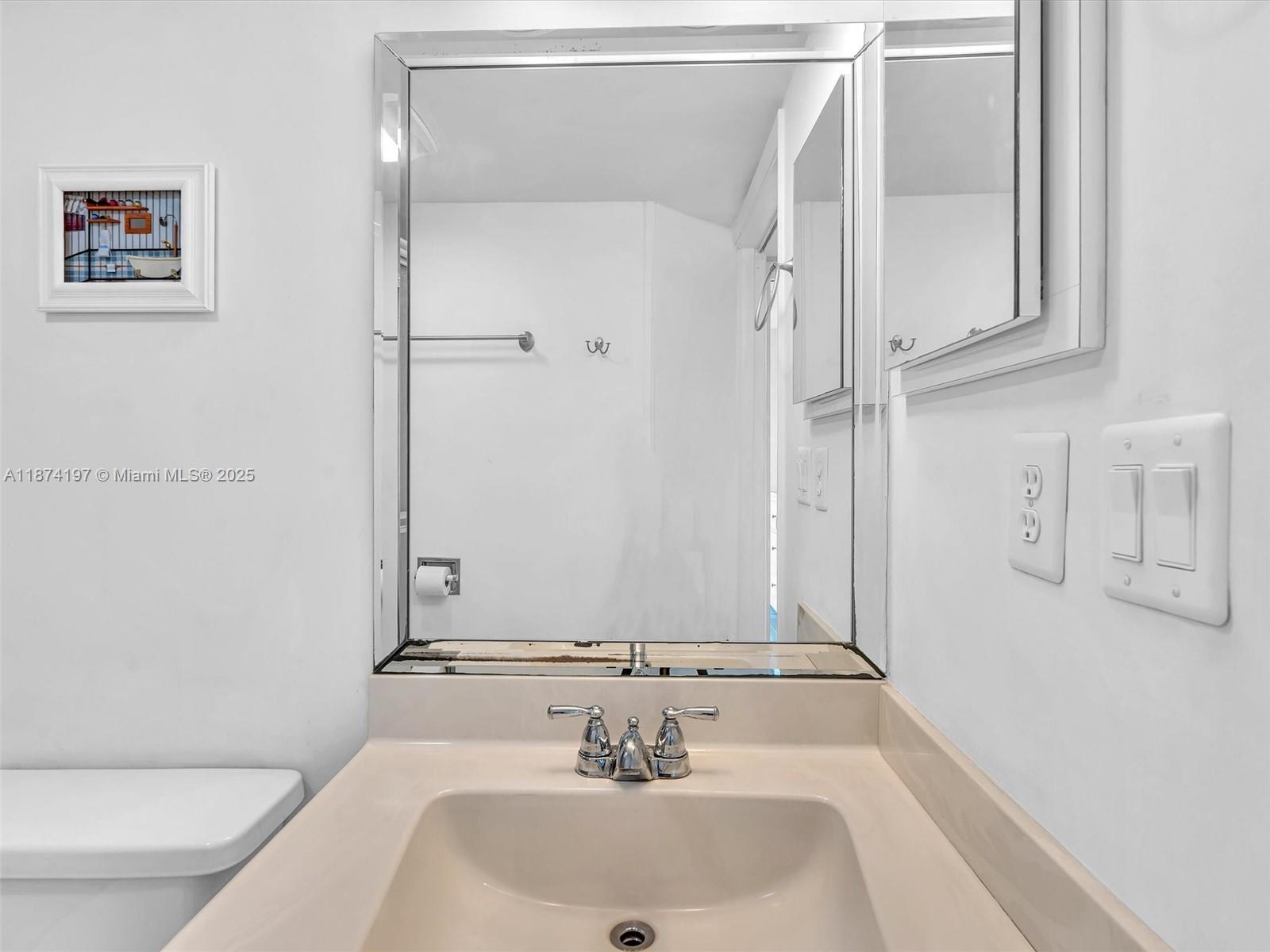 BISCAYA IV CONDO - Residential