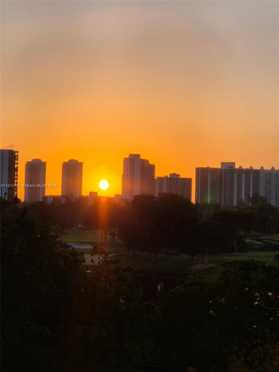 BISCAYA IV CONDO - Residential