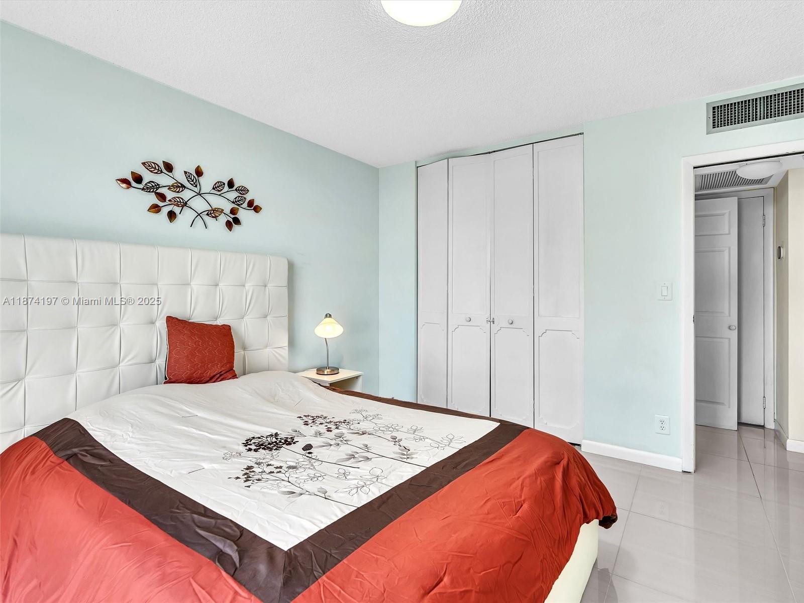 BISCAYA IV CONDO - Residential