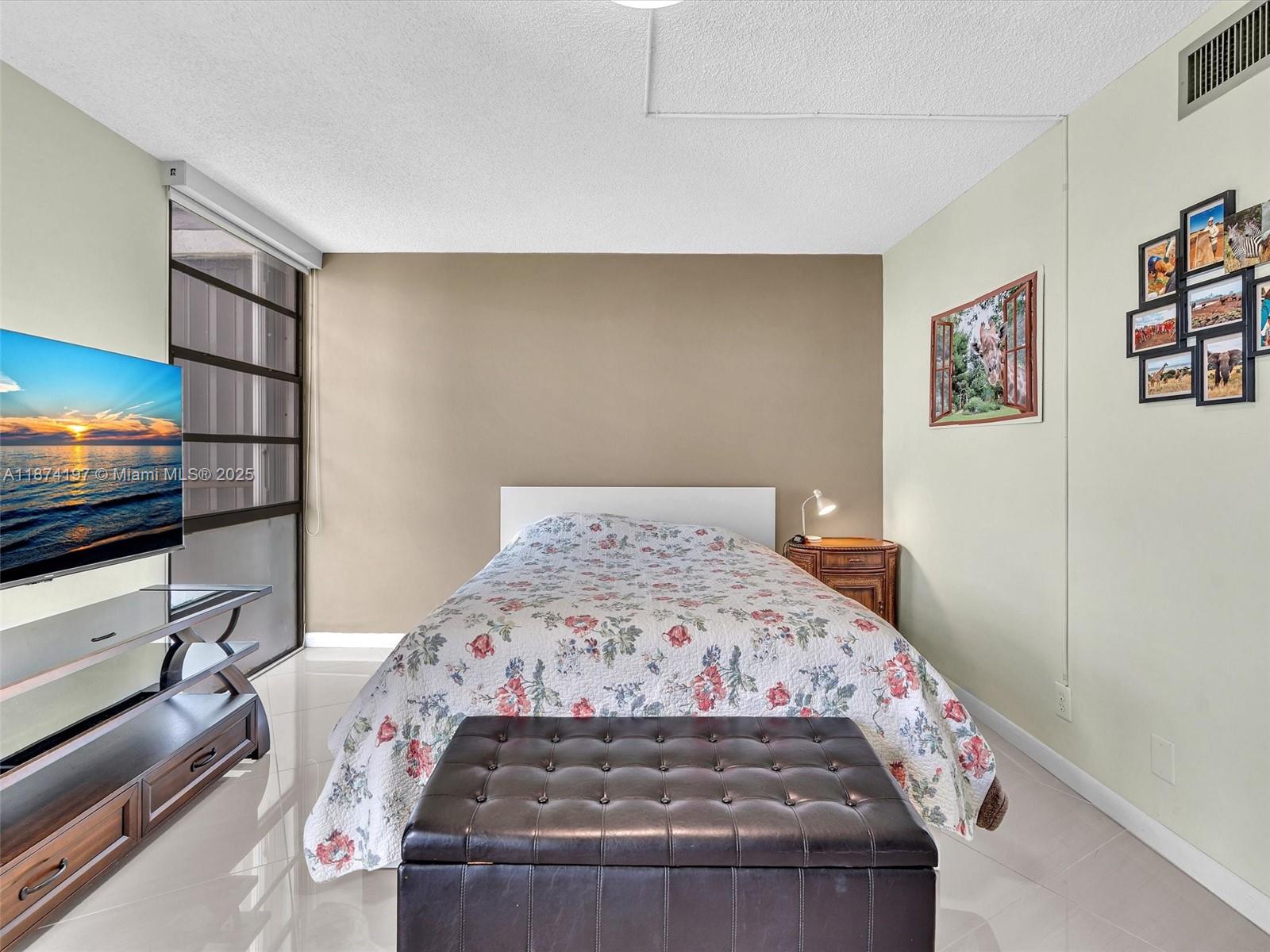 BISCAYA IV CONDO - Residential