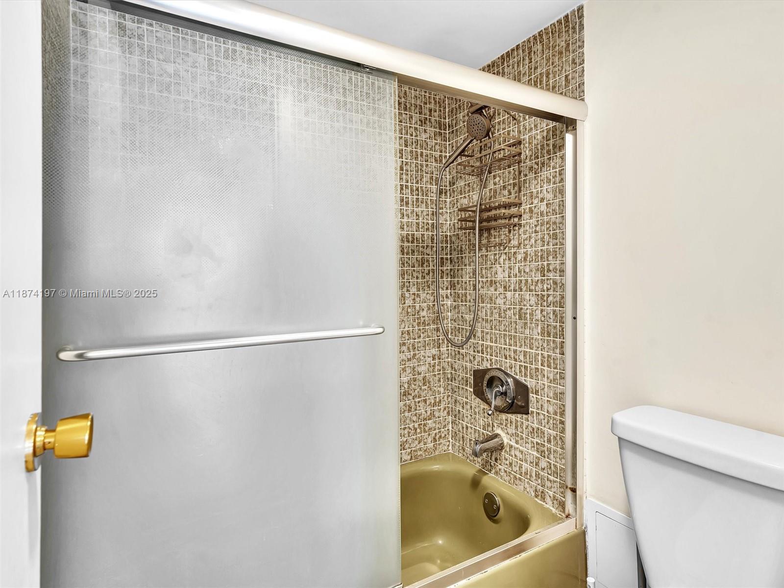 BISCAYA IV CONDO - Residential