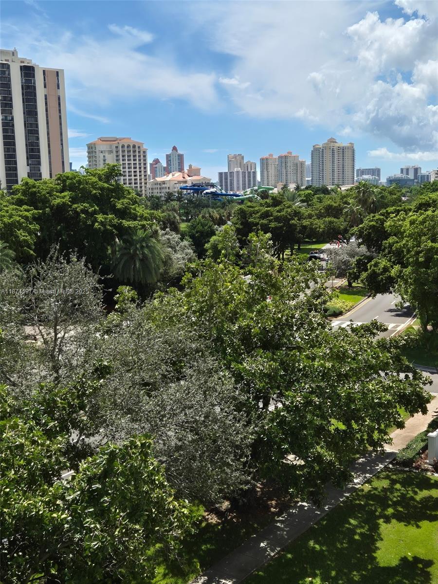 BISCAYA IV CONDO - Residential