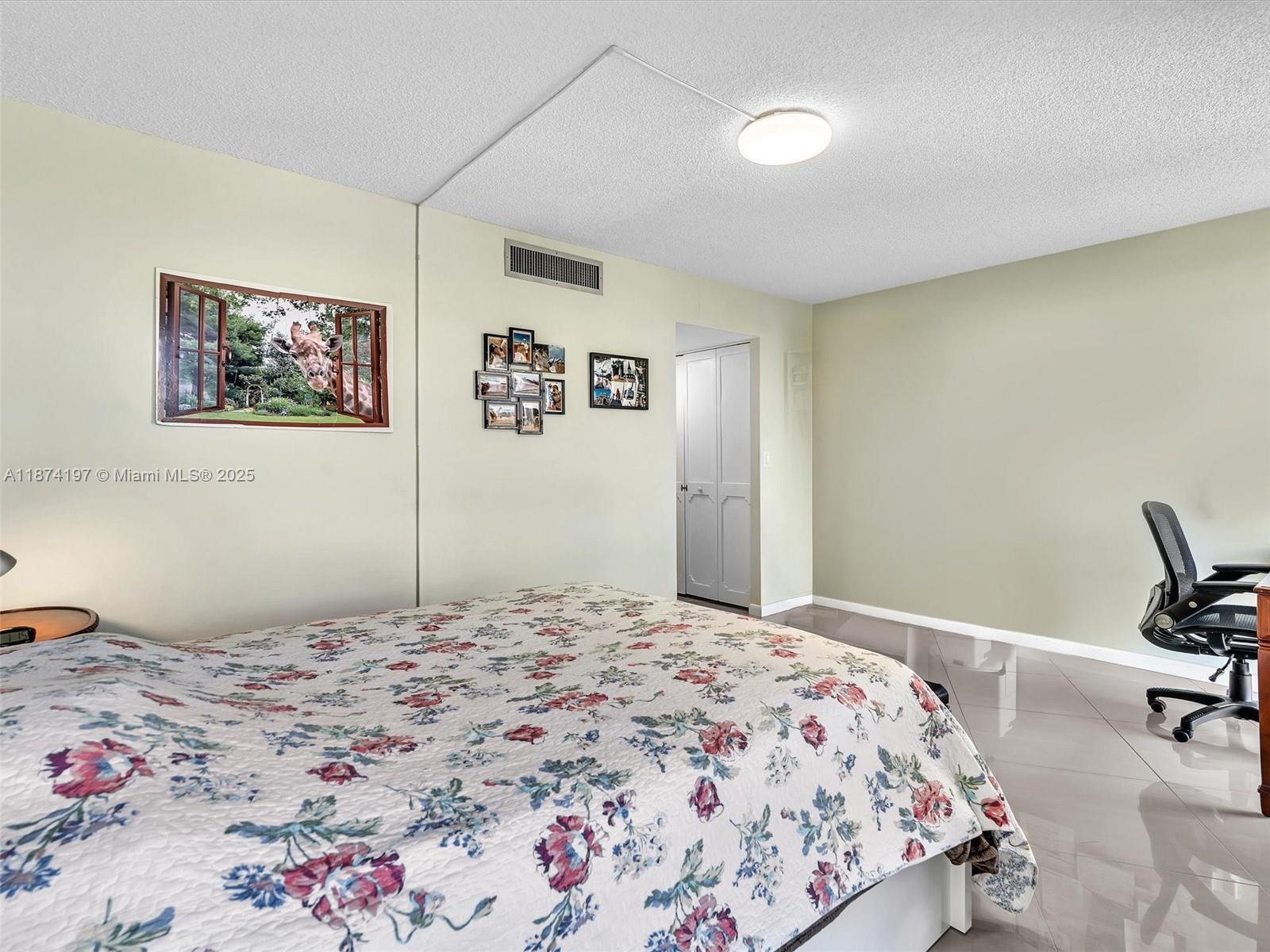 BISCAYA IV CONDO - Residential