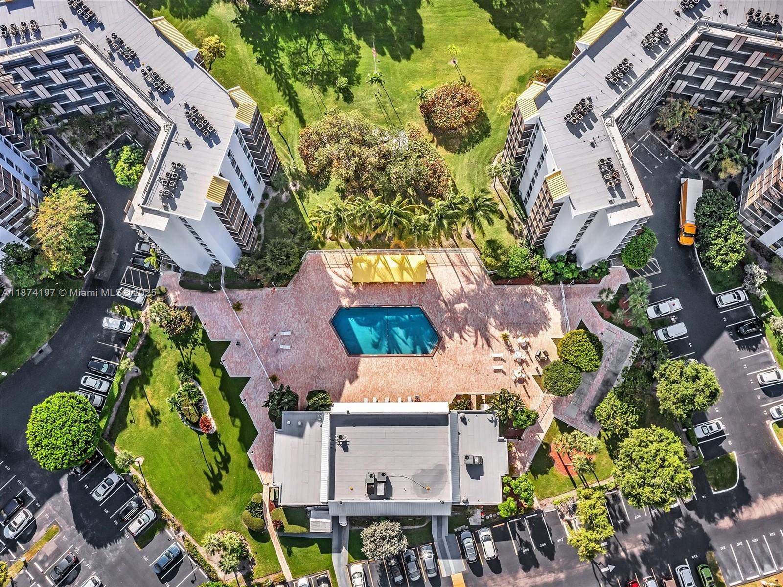 BISCAYA IV CONDO - Residential