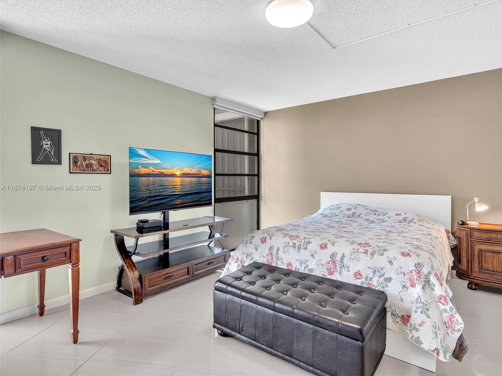 BISCAYA IV CONDO - Residential