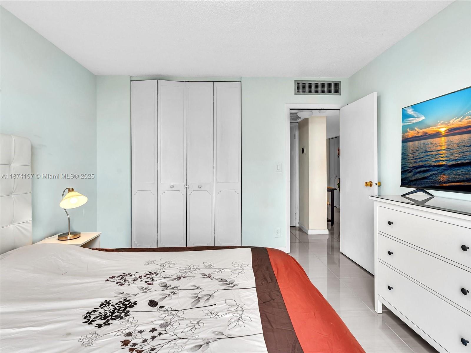 BISCAYA IV CONDO - Residential